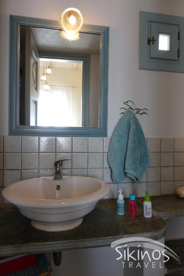 Traditional Apartment In Kastro Sikinos Luaran gambar