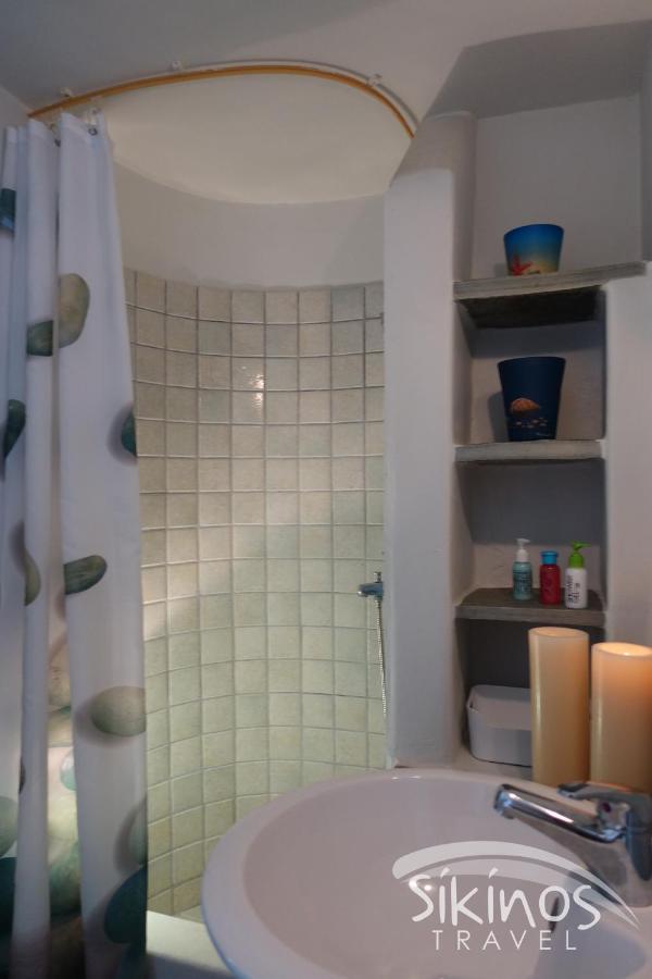 Traditional Apartment In Kastro Sikinos Luaran gambar